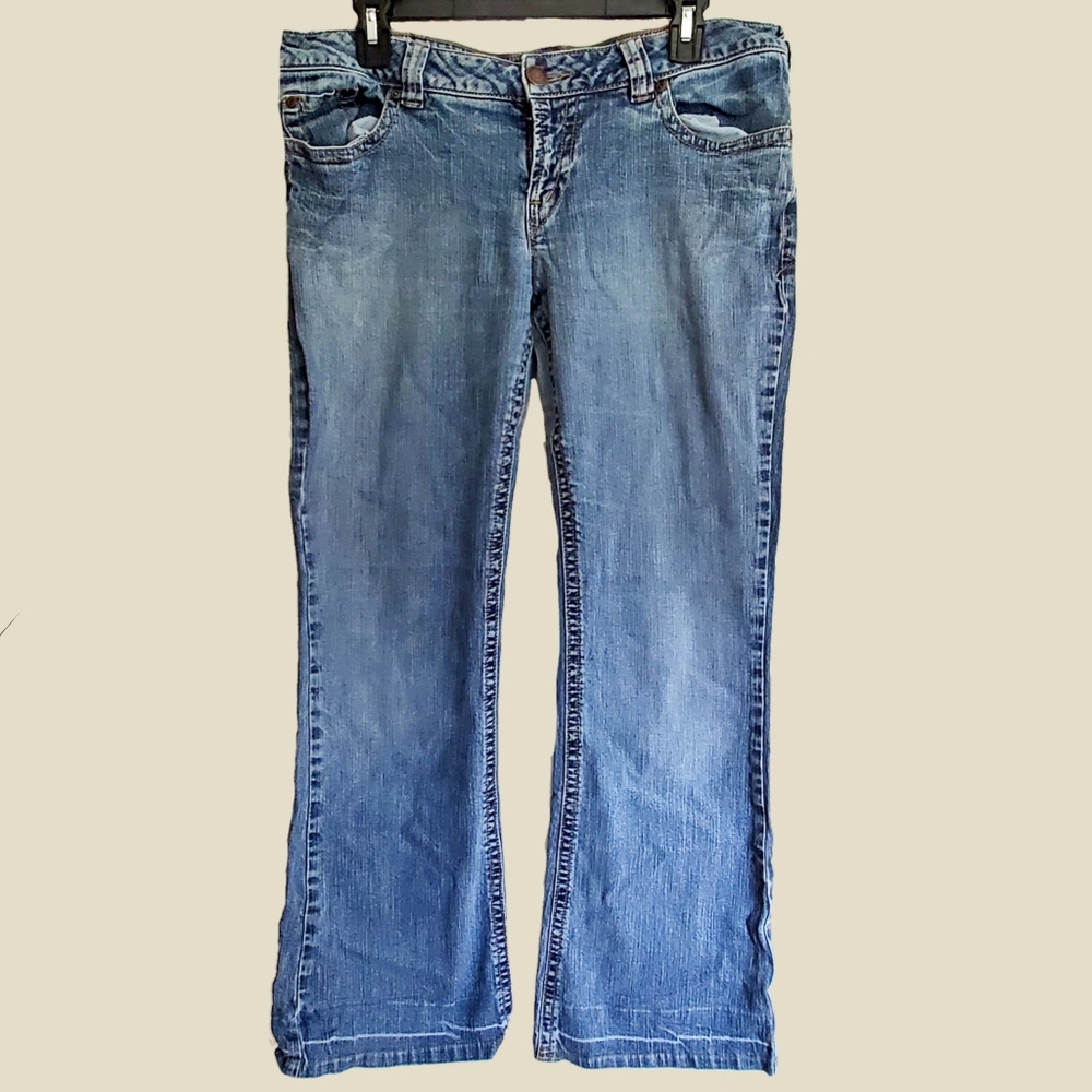 Maurices Jacie Flare Blue Jeans Size 11/12 Regular